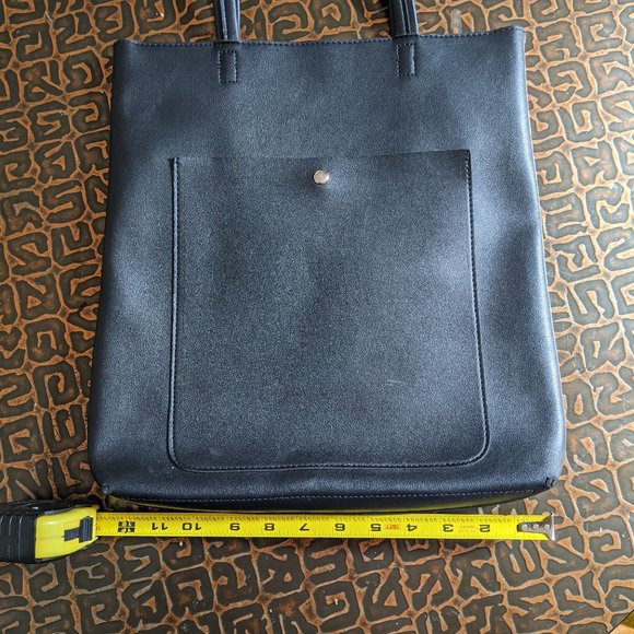 Water resistant black day bag - Picture 3 of 4